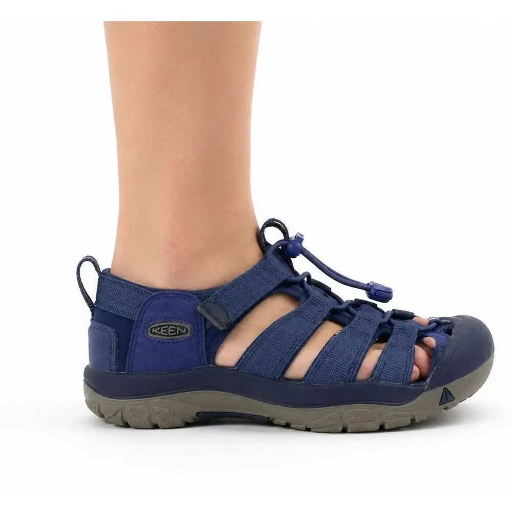 Keen purple adjustable purple water shoes size 6